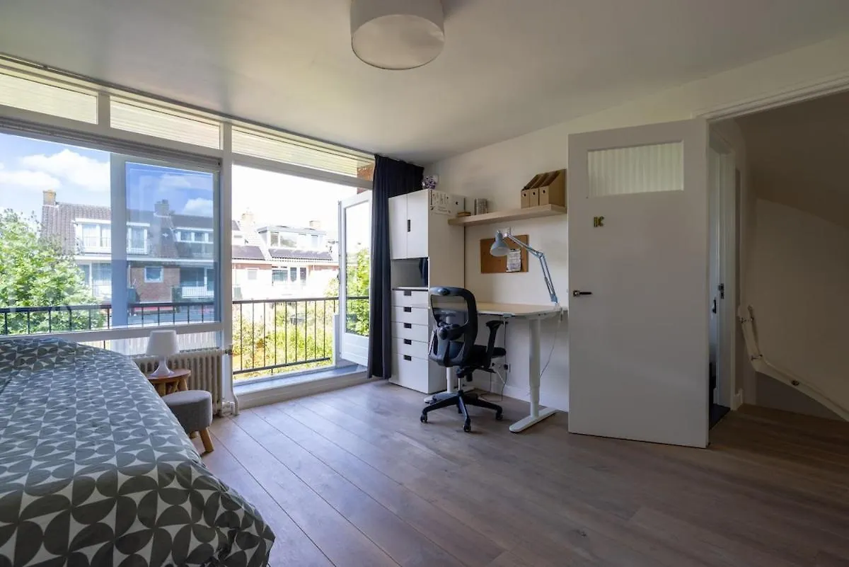 Cozy Family House In Rotterdam Villa