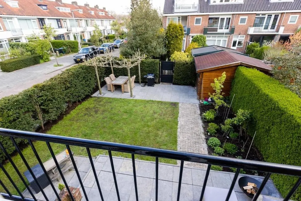 Cozy Family House In Rotterdam Villa