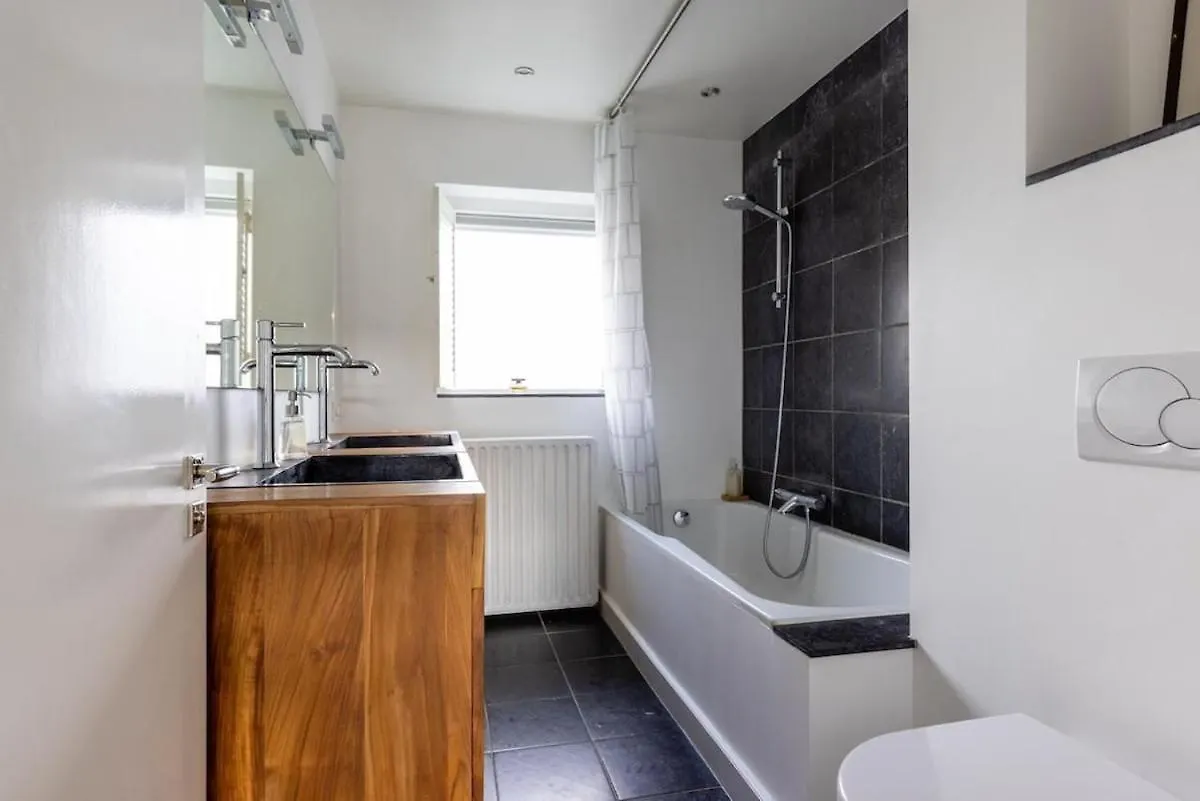 Cozy Family House In Rotterdam Villa